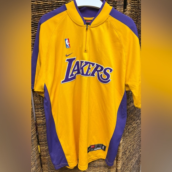 Nike Other - Nike-NBA Adult LA Lakers Yellow/Purple Warm Up Zip -Size:XL,snag bottom front‎